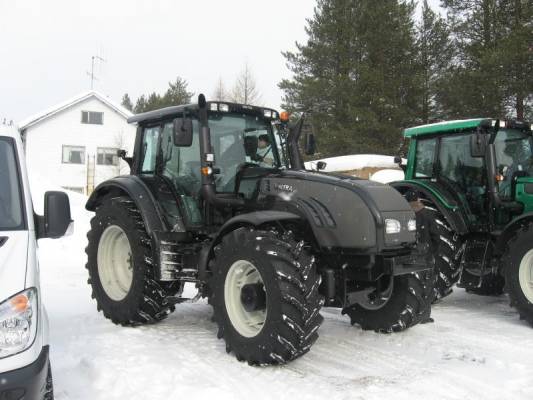 Valtra T162 Versu
Valtran Kuusamon koeajopäivästä
Avainsanat: Valtra t 162 t162 versu kuusamo