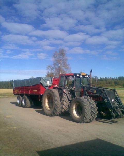 8400 & tuhti
Viime syksyn puinneilta
Avainsanat: sisu valmet 8400