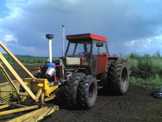 12045 zetor
karhon työnnössä
Avainsanat: zetor