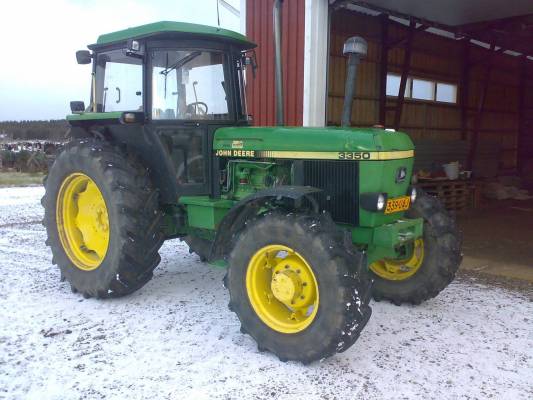 John deere 3350
Ostin tollasen peuran 6245 zetorin tilalle..  Ajettu vain 4100h.. Onko kellään kokemuksia kyseisestä mallista? 
Avainsanat: Jd 3350
