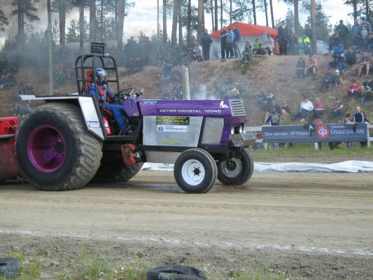 zetor crystal 12045
ei kestä tämä setka ei nyt kun löytivät sopivan vaihteen niin tuli kone ongelmia 
Avainsanat: zetori jengi