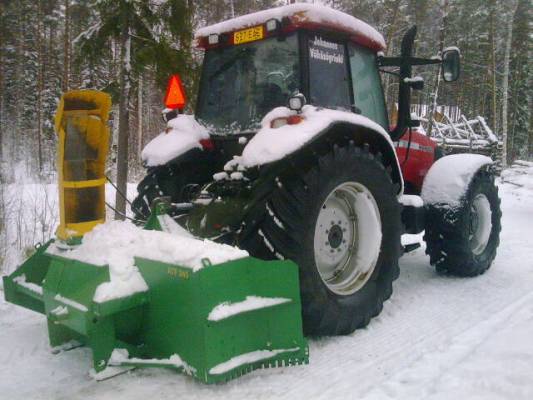 MXM 140 +linko
Pihan putsaus kone ku ei oo muita hommia ollu.
Avainsanat: äijä