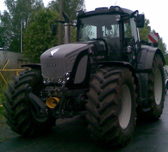 Fendt 930 TMS Vario "Black Beauty"
Portaatonta voimaa ja ajamisen iloa :)
Avainsanat: ventti fendt