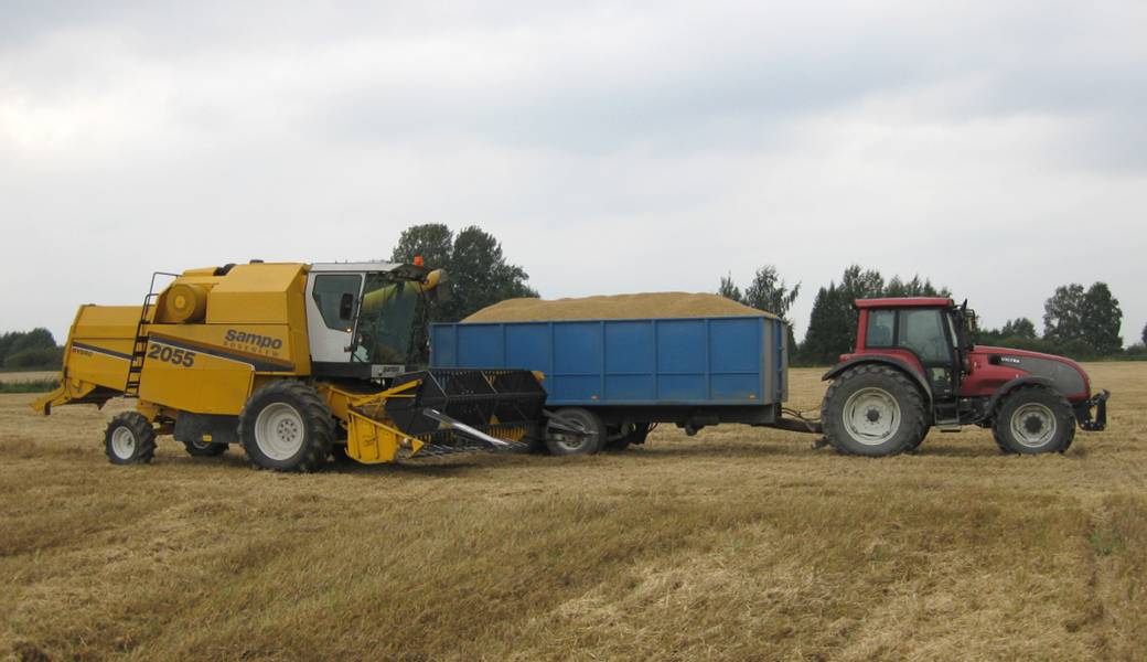 Sampo-Rosenlew 2055 Valtra T 170 C
Ohran puintia, vajailla ei ajeta
Avainsanat: sampo valtra lakia