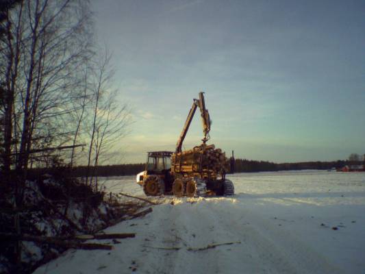 lokomo
paistaa välillä aurinkokin
Avainsanat: lokomo