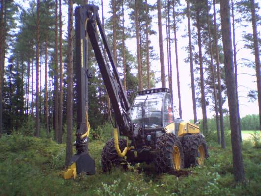 sampo ja risutec
pusikkoa raivaamas
Avainsanat: sampo