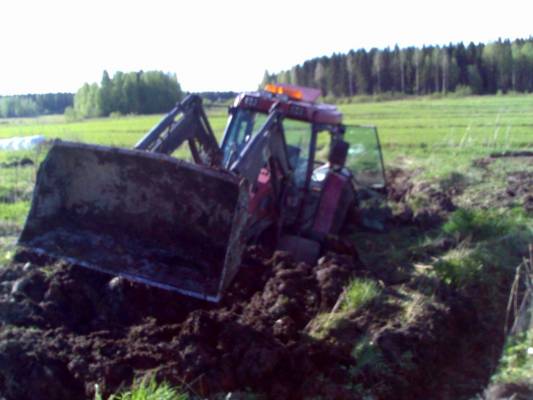 ojamaa pakan alta löytyi silmäke
case cs94+quicke 640
Keywords: kaato2009