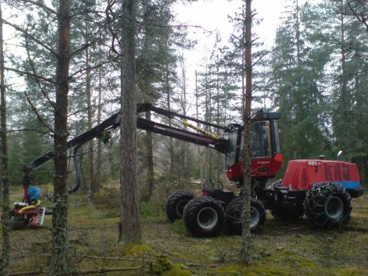 Valmet 901.2 
Jep mun moto viimeisellä keikalla ennen taukoa taas.
Avainsanat: valmet 901.2 moto harvesteri