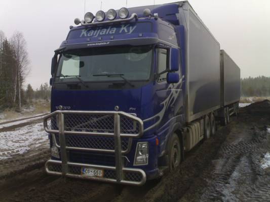 Volvo FH
Aumalla Kotisuolla.
Avainsanat: Volvo