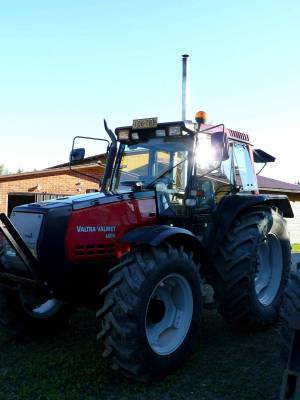 Valtra ja ford
6800 ja vähän päälle 3200h
Avainsanat: valtra valmet 6800