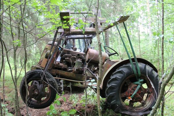 David Brown Cropmaster -50
Liikkunut viimeksi syksyllä -75, ja taas mennään.
Avainsanat: David Brown Cropmaster 1950 -50