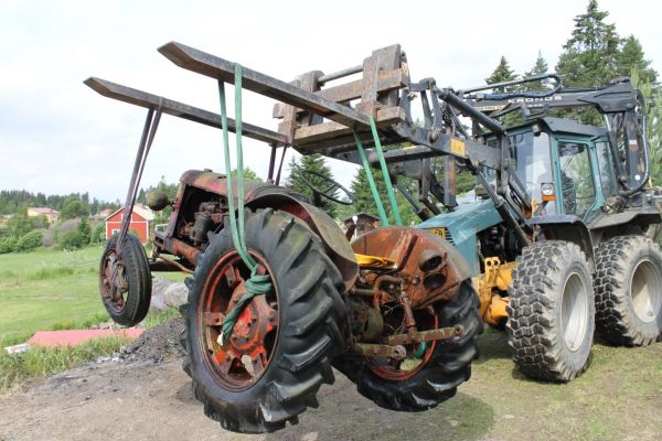 David Brown Cropmaster -50
Projekti kotiin
Avainsanat: David Brown Cropmaster -50 lännen