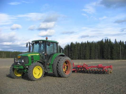 John deere 6330 ja väderstad
Avainsanat: john deere 6330 väderstad