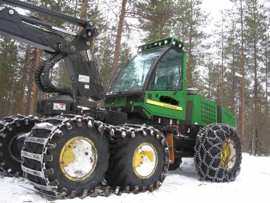 John deere 1270D
Moto viikonloppuvapaalla. Muutaman tuhannen motin harvennus/ ojalinjasavotta
Avainsanat: john deere 1270