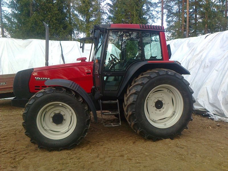 Valtra 6550
Tuollanen tuli sit ostettua. Vm -06 ja 1670h.
Avainsanat: valtra 6550