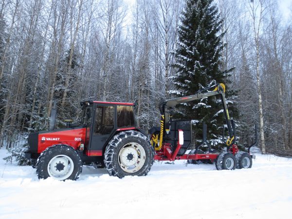 Valmet 805, farmiforest ja nisula 150E
Pellonreunojen siistimistä nisulalla
Avainsanat: Valmet 805 farmi forest nisula 150E energiapuu