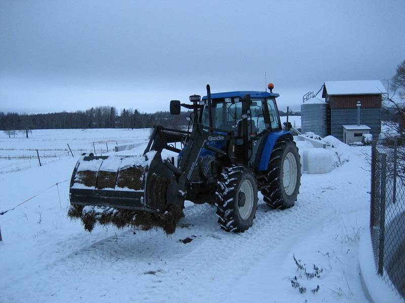 Ts100
Rehun ajoa tessulla
Avainsanat: Nyysky