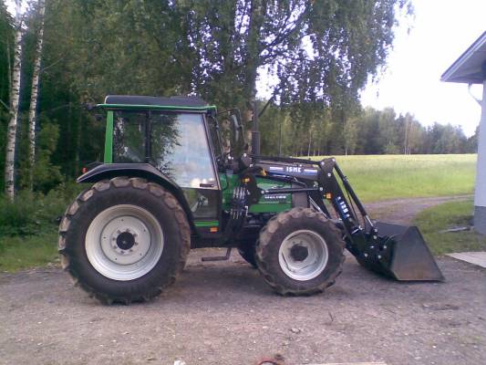 Valtra 700 ja isme 120
Tuli kuormaaja hommattua.
Avainsanat: valtra 700 isme