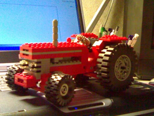 Massey Ferguson
Lego Massikka vuodelta 1982 tai 1983 hieman tuunattuna.
Avainsanat: Massey Ferguson