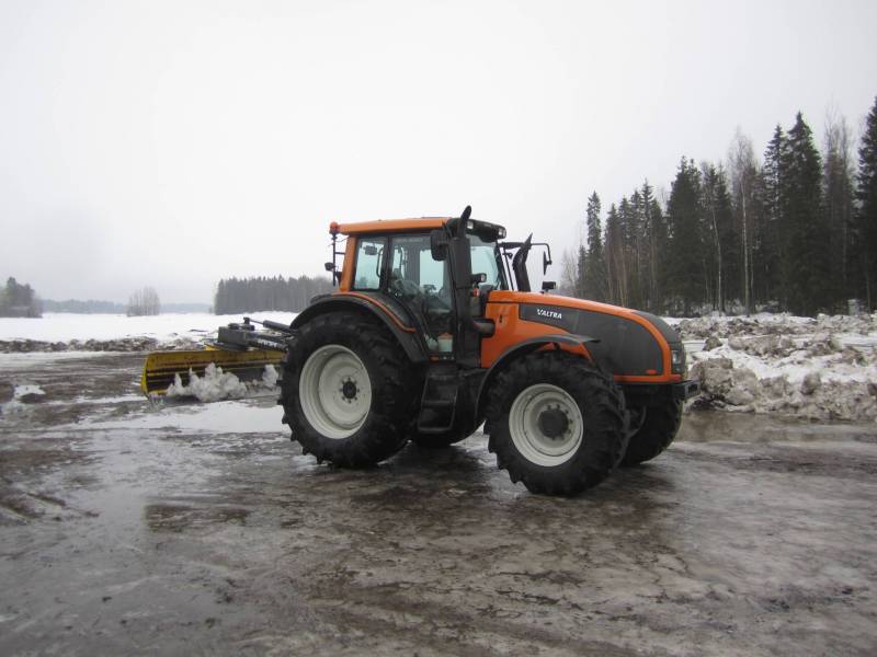 valtra t171 &vama
reutsin korvaaja 
Avainsanat: valtra t171 vama