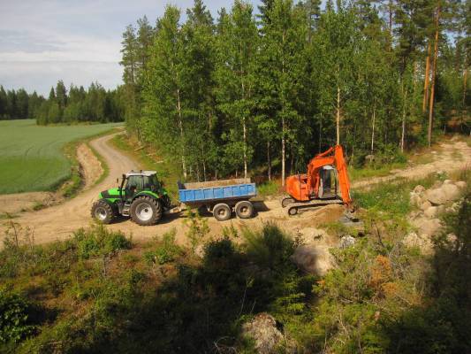 deutz fahr m620 &hitachi 135
Avainsanat: deutz-farh hitachi