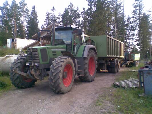 Fendt 818 ja Kärryt
Avainsanat: Fendt kärry