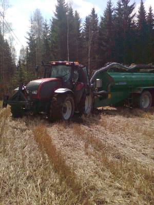 pito loppu 
t190 ja agronic 17 mottia  ei se paljoo tarvii kun meno loppuu 
Avainsanat: t190 agronic