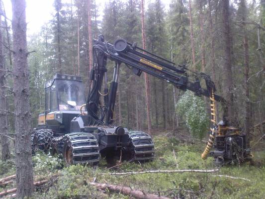 Ponsse  copra
männikön kimpussa
Avainsanat: ponsse copra