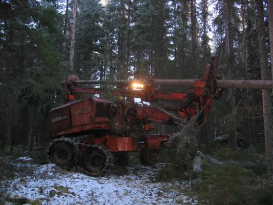 Pika 75
Avainsanat: Pika harvesteri moto