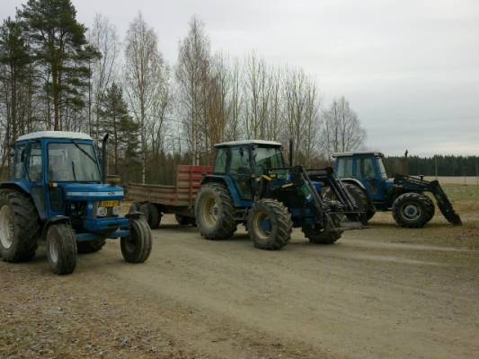 Konerivistö
Ford 7610, Ford 7740 ja Ford 6610 
Avainsanat: Ford 7610 7740 6610