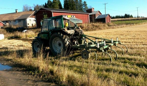 6850 ja grubber tms kultivaattori
Avainsanat: 6850