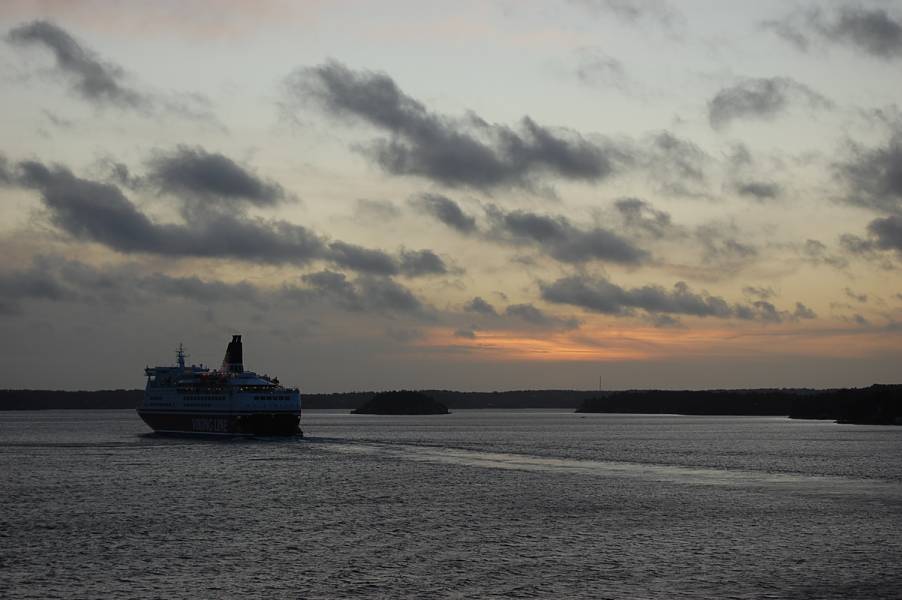 M/S Isabella tukholman saaristossa
Bruttovetoisuus: 	34 937 tonnia
Nettovetoisuus: 	20 682 tonnia
Jääluokka: 	1A SUPER
Pituus: 	170,9 m
Leveys: 	27,6 m
Syväys: 	6,4 m
Pääkoneet: 	Wärtsilä Pielstick 24.000kW
Nopeus: 	21,5 solmua
Matkustajakapasiteetti: 	2 450
Hyttipaikkoja: 	2 208

Rakennettu vuonna -89  Kroatiassa Brodosplitissä.
Avainsanat: Isabella