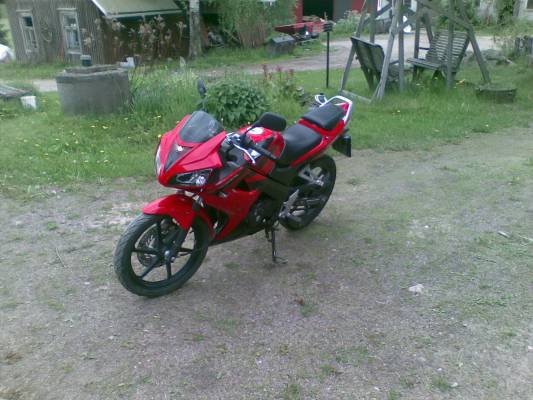 Honda CBR 125R
Tuli ostettua tollainen..
Avainsanat: Kones