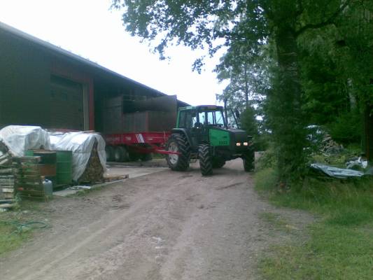 Valtra 6400 + Junkkarin greeline 7500
Sato 2.
Avainsanat: kones