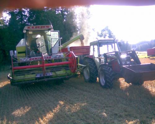 Claas Dominator 48S & MF 375 + Tuhti WS120D
Viimosia puinteja kahden viikon tauon jälkeen...
Avainsanat: Kones