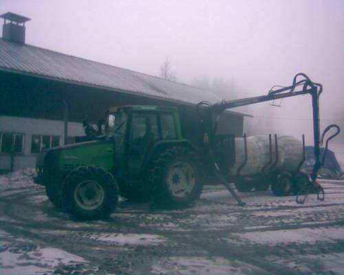 Valtra 6400 Hakki 6400 & 92k
Paalunajoa
Avainsanat: Hämeenkoski