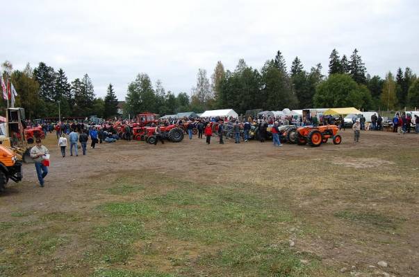 Rauta Ja Petrooli 2008
tuli tuossa käytyä tuollakin oli tuttujakin paikalla 
Avainsanat: kones