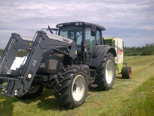 valtra ja claas rollant 66
saatiin kaikki pakettiin enne satteita
Avainsanat: vallu