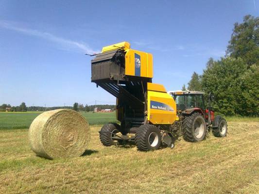 Heinän paalausta
MF 6260 & New Holland BR 7070
Avainsanat: heinänteko paalaus mf 6260 nh br7070