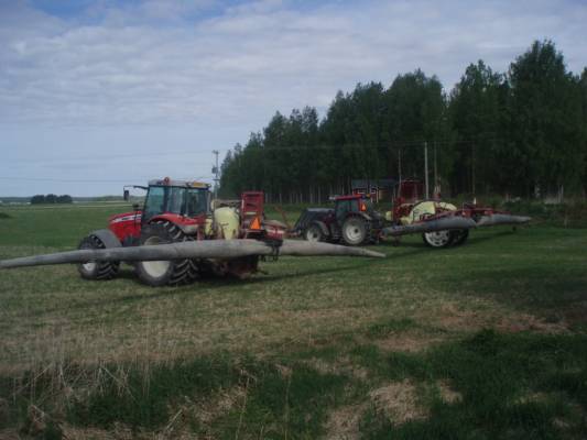 Ruiskutus kalusto
N141 ja Hardi commander & 7485 ja Hardi twin master.
4000 litraa ja 35 metriä ruiskutus leveys noilla kastelukannuilla.
Avainsanat: Hardi commander Twin master ruiskutus