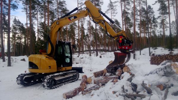 Caterpillar 308Dcr 
Pientä uuden koneen testausta ennen kesän koitoksia... 
Avainsanat: Caterpillar 308Dcr indexator rototilt