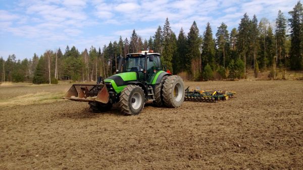 Deutz-Fahr M640 ja Multiva 600 optima ht
Nuokin harrastukset saatiin jo tehtyä melkeimpä viikko sitten.. 
Avainsanat: Deutz-Fahr M640 ja Multiva 600 optima ht