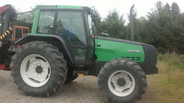 Valtra 6400
Aika helmi vallu 2001vm 950h..
Avainsanat: 6400