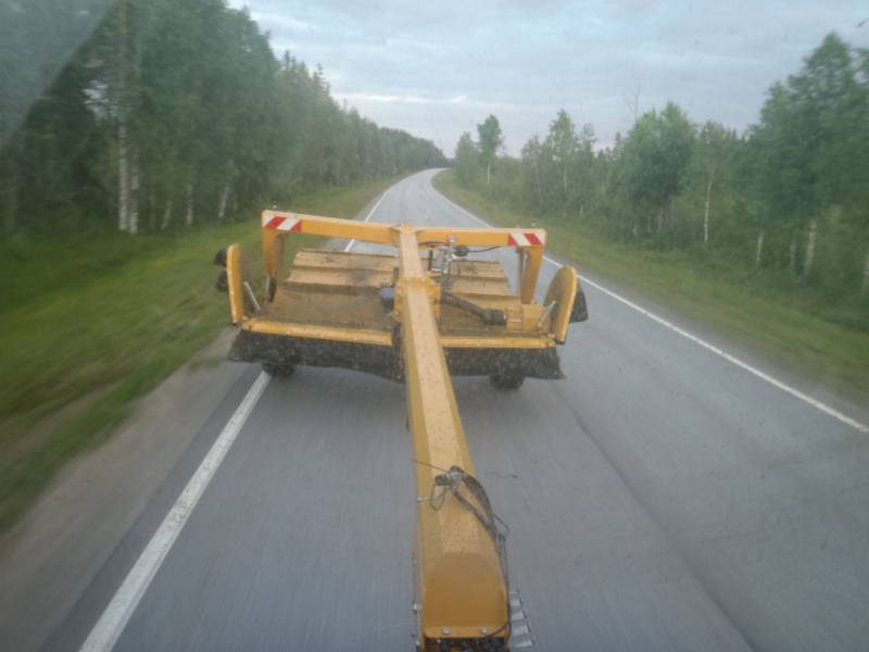 Elho 370
Kun kuhni oli taas rikki niin pääsi vähän elhon konetta kokeilemaan.. 
Avainsanat: Elho