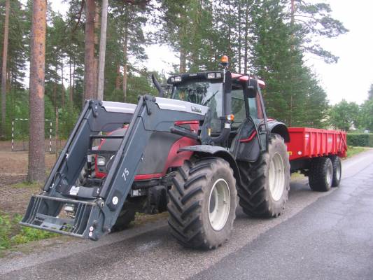 Valtra T151h
kesä 2008 Valtra T151h
Avainsanat: T151h
