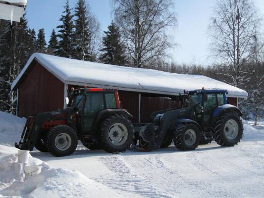 Valtra 6400 ja Valtra T160
Vallut talvella 2009
Avainsanat: 6400