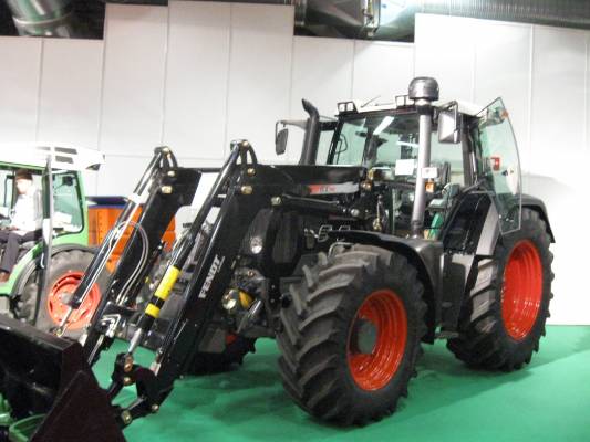 Fendt 820
Kone-agria 2009 ja Musta Fendt 820
Avainsanat: 820