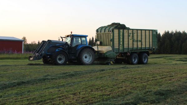 Valtra T190 Krone ZX 450
Kesä 2014
Avainsanat: Vallu