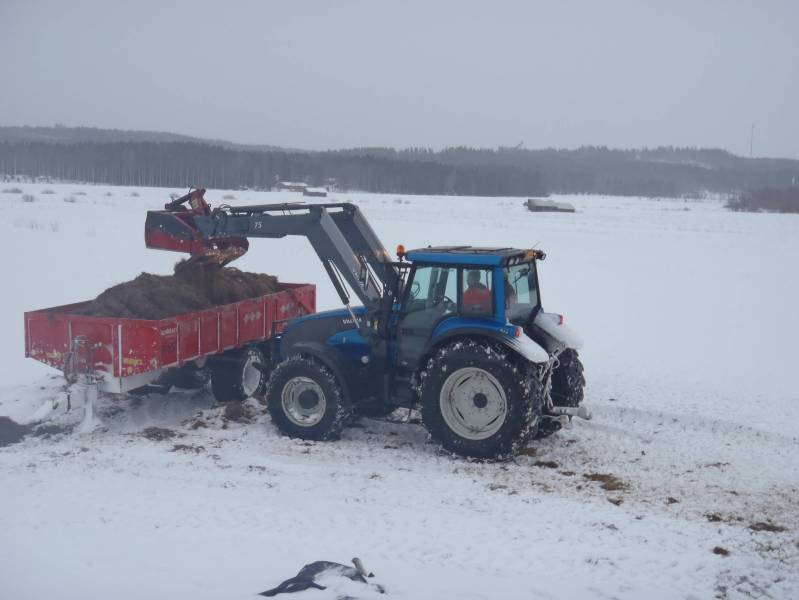 Valtra T190  
Talvella 2012 Vallu rehun haku hommissa!
Avainsanat: T190