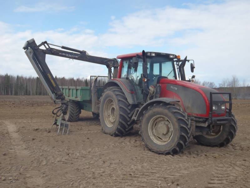 Valtra T151A
Kevät 2011 Valtra T151A
Avainsanat: T151